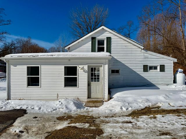 52 Pocket Hill Road, Plattsburgh, NY 12901