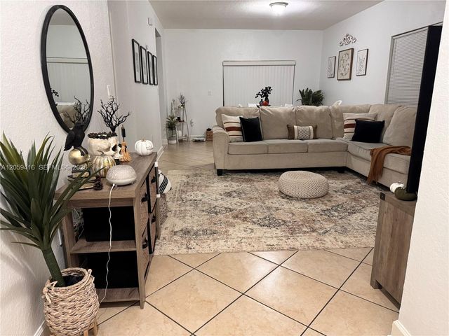 3175 NE 4th St, Homestead, FL 33033