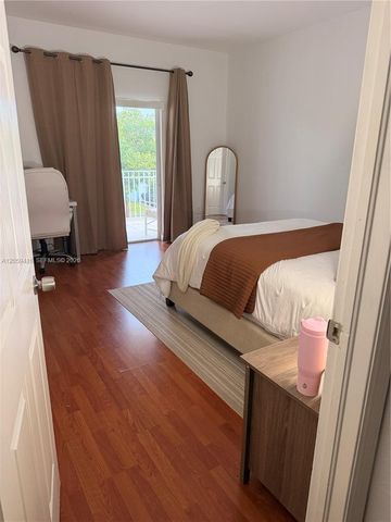 3175 NE 4th St, Homestead, FL 33033