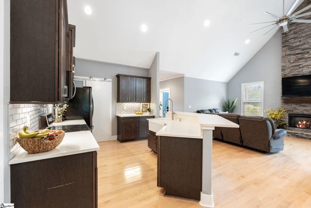1050 Old Dacusville Road, Easley, SC 29640