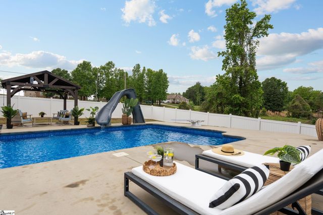 1050 Old Dacusville Road, Easley, SC 29640