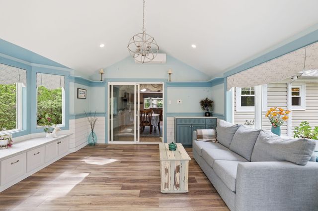 17 Briggs Avenue, Bourne, MA 02532
