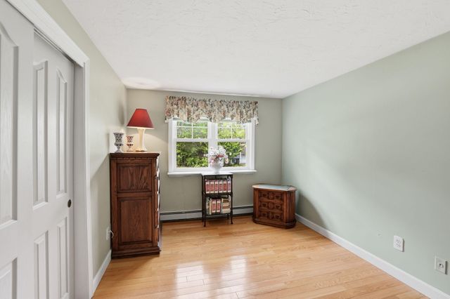 17 Briggs Avenue, Bourne, MA 02532