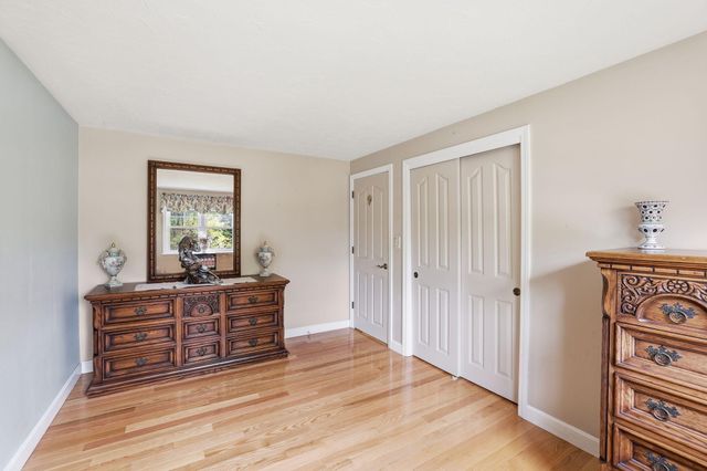 17 Briggs Avenue, Bourne, MA 02532