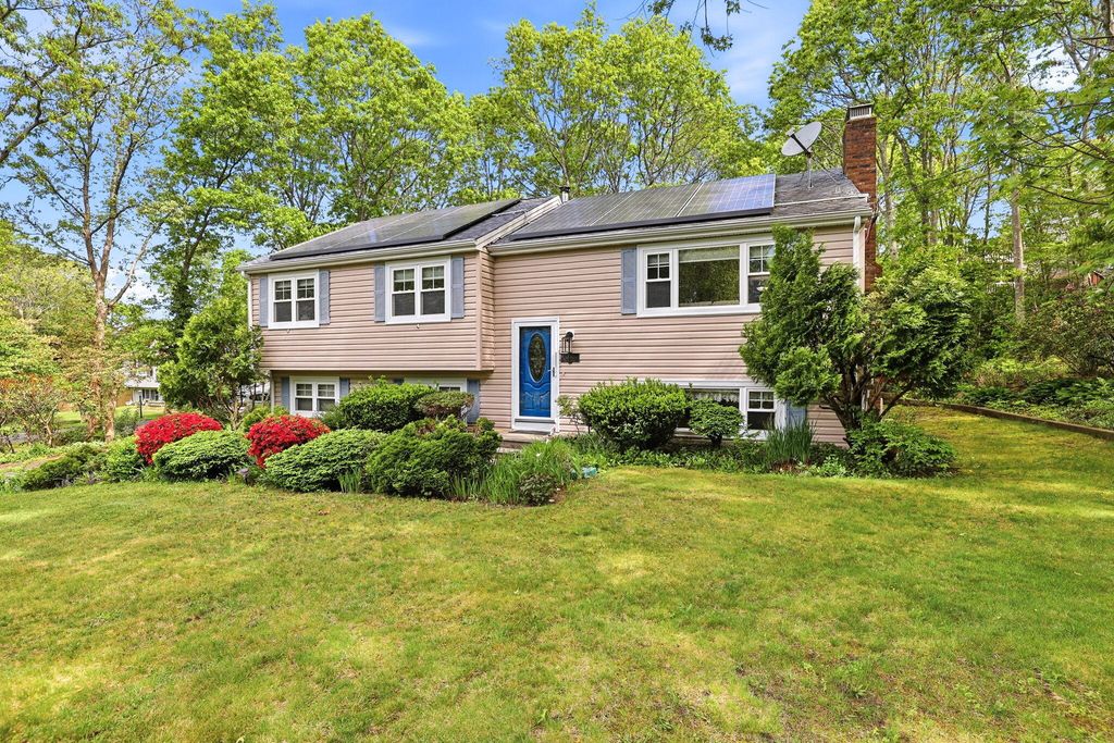 17 Briggs Avenue, Bourne, MA 02532