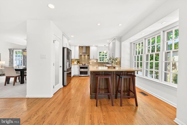1273 LAMPLIGHTER WAY, Reston, VA 20194