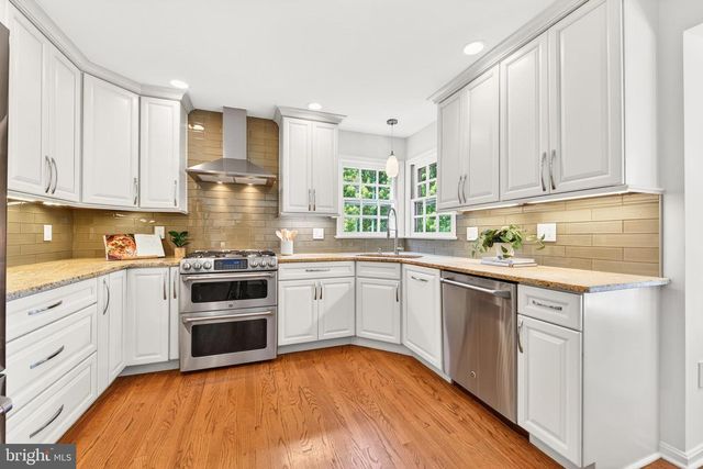 1273 LAMPLIGHTER WAY, Reston, VA 20194