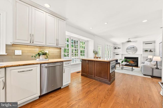 1273 LAMPLIGHTER WAY, Reston, VA 20194