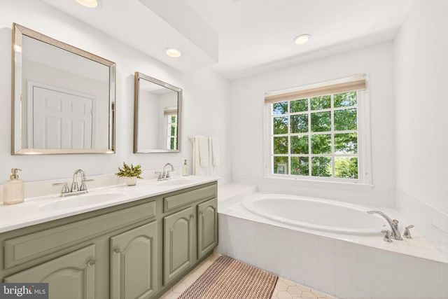 1273 LAMPLIGHTER WAY, Reston, VA 20194