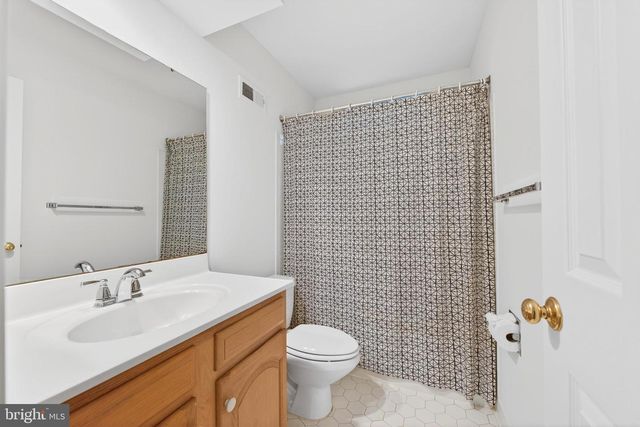 1273 LAMPLIGHTER WAY, Reston, VA 20194