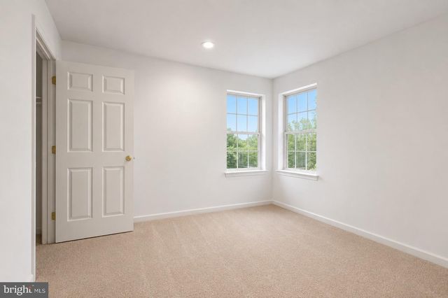 96 MULLEN DR, Sicklerville, NJ 08081
