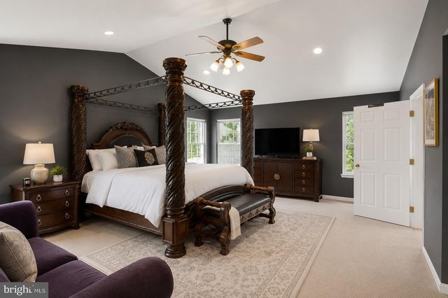 96 MULLEN DR, Sicklerville, NJ 08081