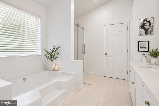 96 MULLEN DR, Sicklerville, NJ 08081