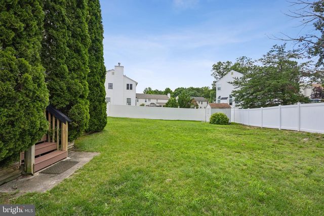 96 MULLEN DR, Sicklerville, NJ 08081