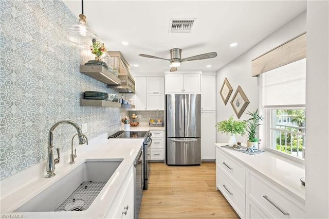 1140 LITTLE NECK CT D37, Naples, FL 34102