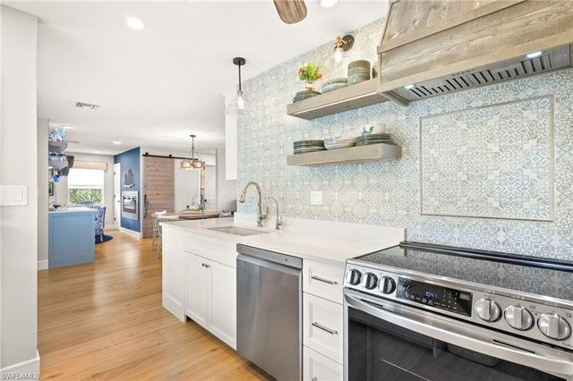 1140 LITTLE NECK CT D37, Naples, FL 34102