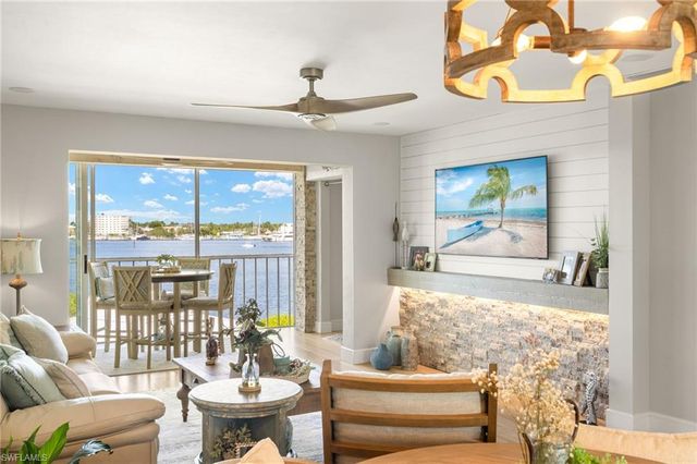 1140 LITTLE NECK CT D37, Naples, FL 34102