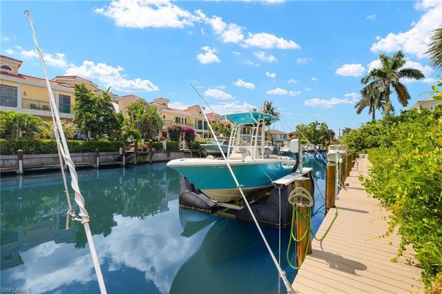 1140 LITTLE NECK CT D37, Naples, FL 34102