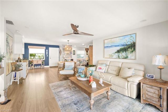 1140 LITTLE NECK CT D37, Naples, FL 34102