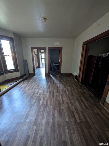 2217 NE MADISON Avenue, Peoria, IL 61603