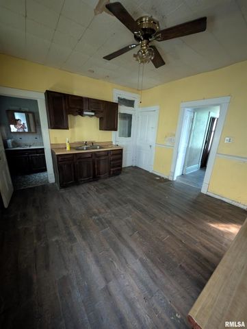 2217 NE MADISON Avenue, Peoria, IL 61603