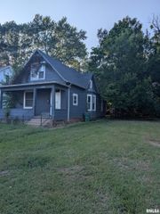 2217 NE MADISON Avenue, Peoria, IL 61603