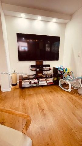 950 SW 138th Ave 314B, Pembroke Pines, FL 33027