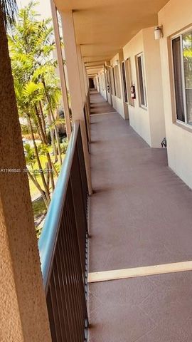 950 SW 138th Ave 314B, Pembroke Pines, FL 33027