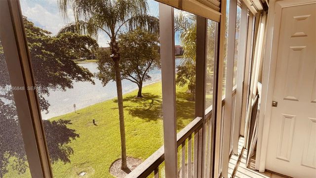 950 SW 138th Ave 314B, Pembroke Pines, FL 33027