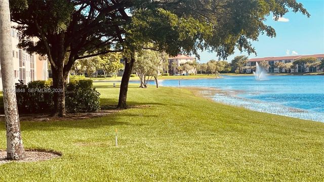 950 SW 138th Ave 314B, Pembroke Pines, FL 33027