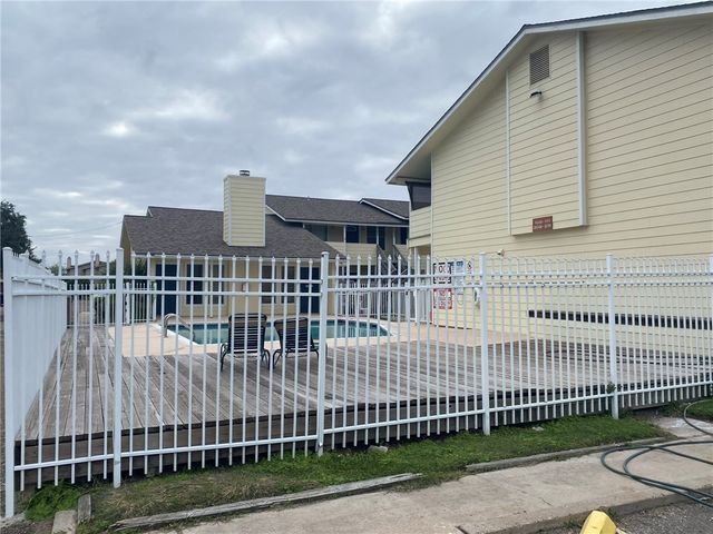 1011 Ennis Joslin 212, Corpus Christi, TX 78412