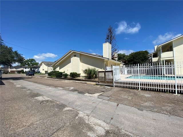 1011 Ennis Joslin 212, Corpus Christi, TX 78412