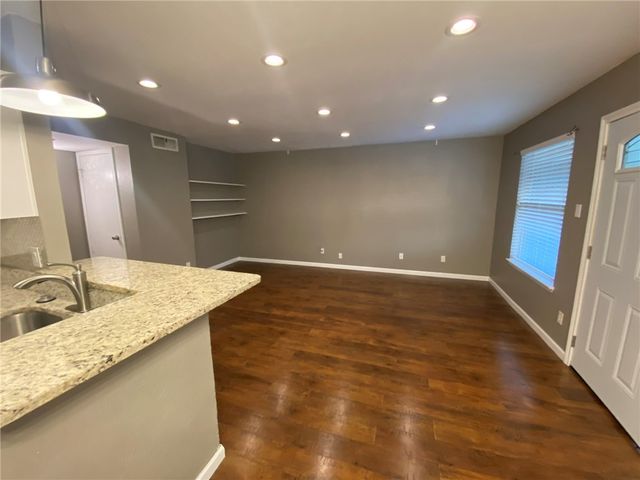 1011 Ennis Joslin 212, Corpus Christi, TX 78412