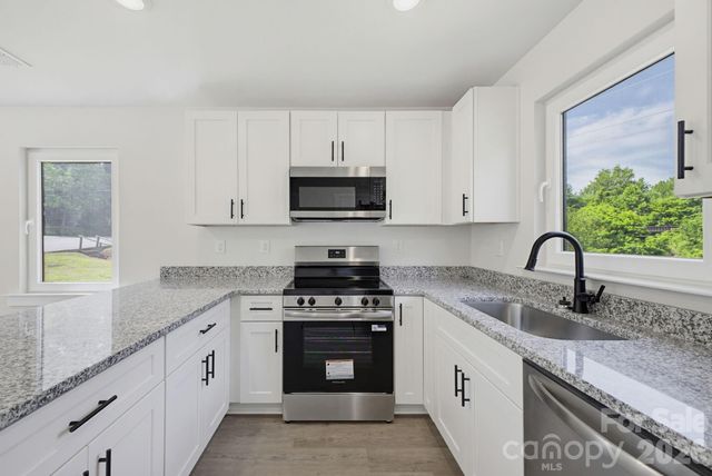 244 S CALDWELL Avenue, Conover, NC 28613