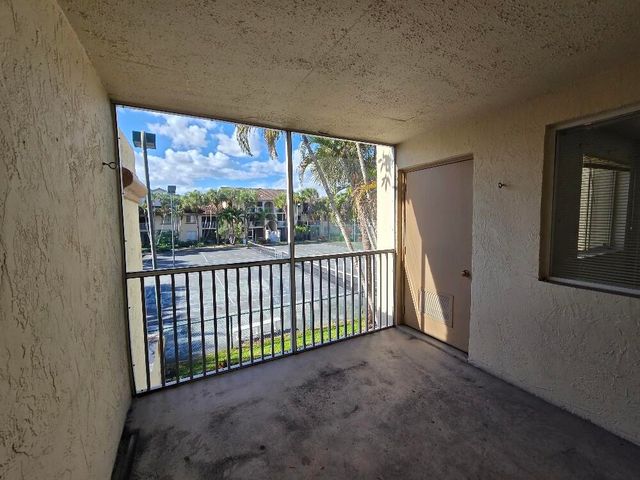 19205 Glenmoor Drive 19205, West Palm Beach, FL 33409