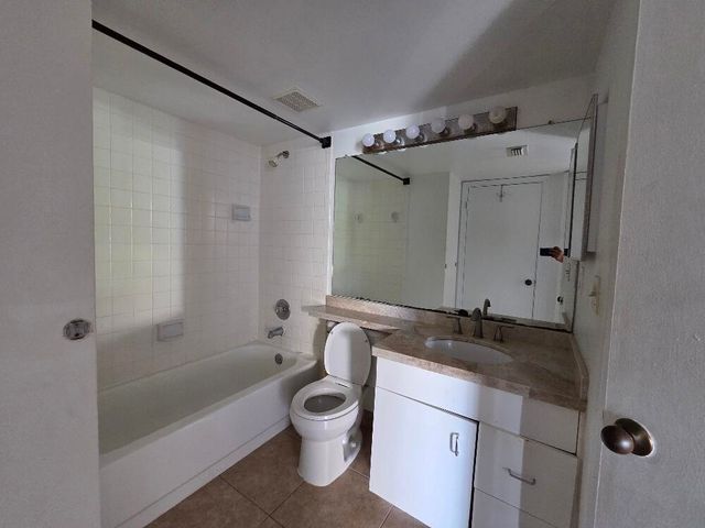 19205 Glenmoor Drive 19205, West Palm Beach, FL 33409