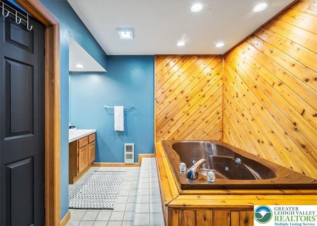 9 Gregory Place, Kidder Twp, PA 18624