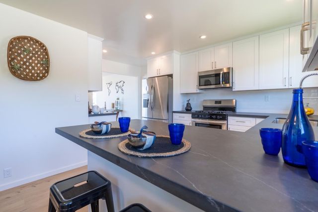 15 Buckland Court, San Carlos, CA 94070