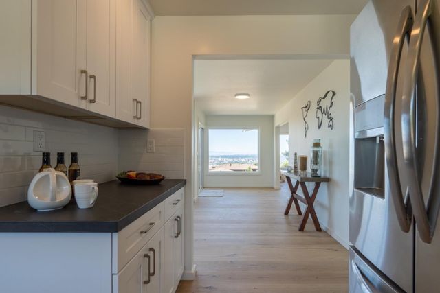 15 Buckland Court, San Carlos, CA 94070