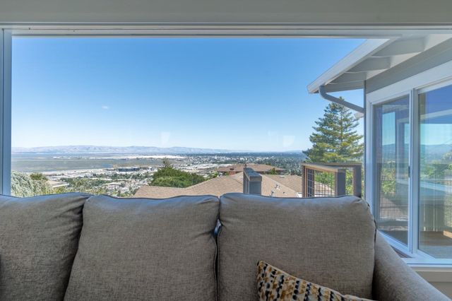 15 Buckland Court, San Carlos, CA 94070