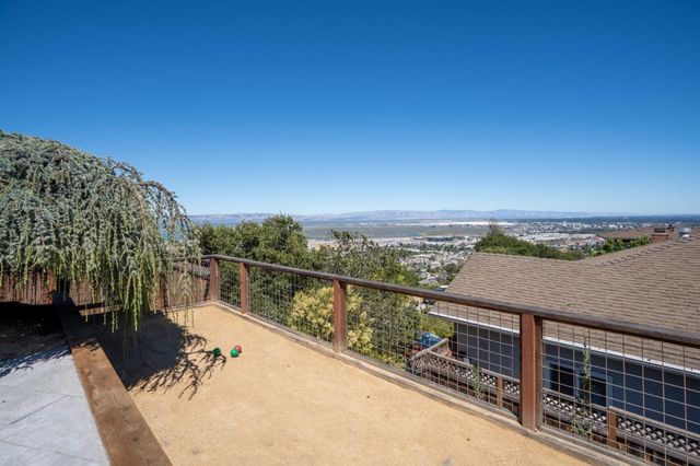 15 Buckland Court, San Carlos, CA 94070