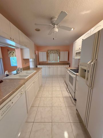 2751 NW 4th Avenue, Pompano Beach, FL 33064