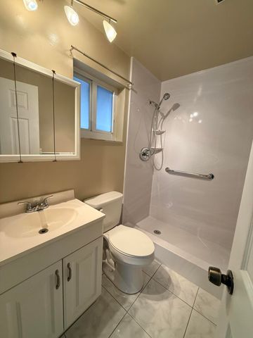 2751 NW 4th Avenue, Pompano Beach, FL 33064