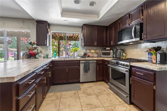 145 Cottonwood Ave, Riverside, CA 92506