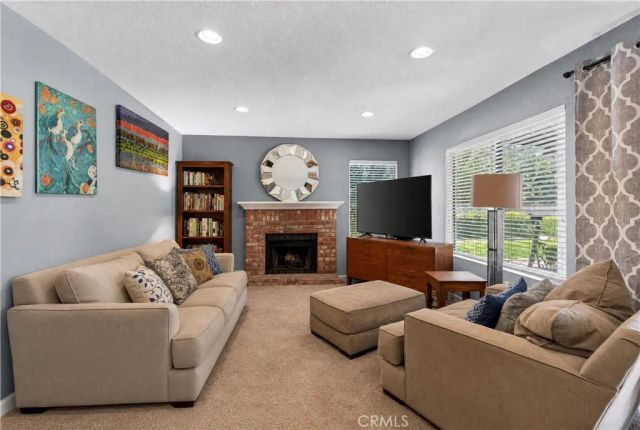 145 Cottonwood Ave, Riverside, CA 92506