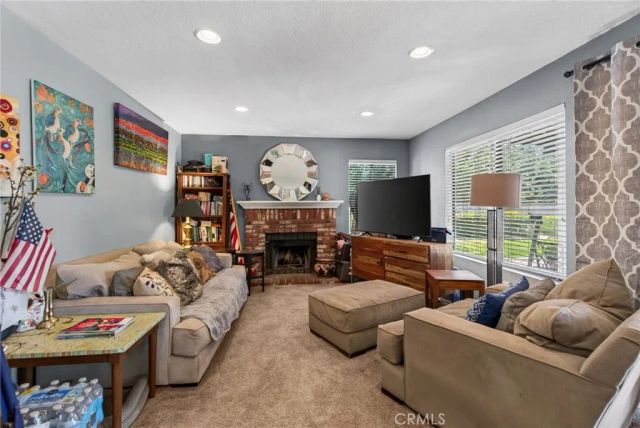 145 Cottonwood Ave, Riverside, CA 92506