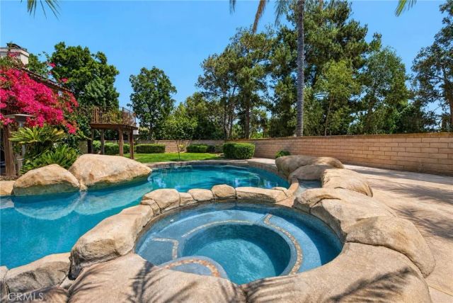 145 Cottonwood Ave, Riverside, CA 92506