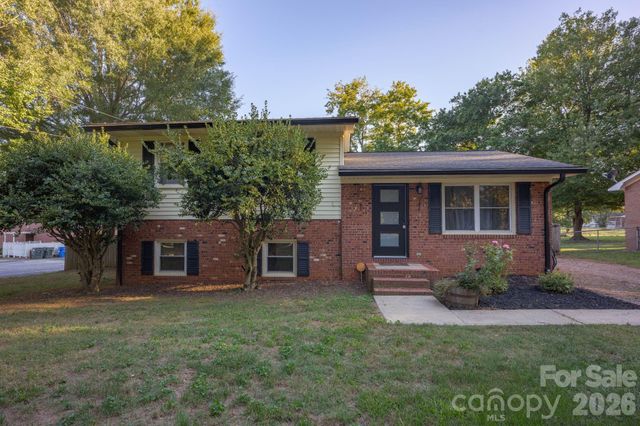 827 Brookwood Drive, Mooresville, NC 28115