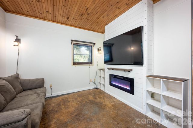 827 Brookwood Drive, Mooresville, NC 28115