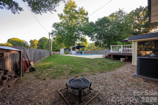 827 Brookwood Drive, Mooresville, NC 28115